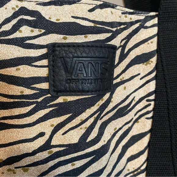 Vans Zebra Print Overnight Bag - Picture 2 of 4
